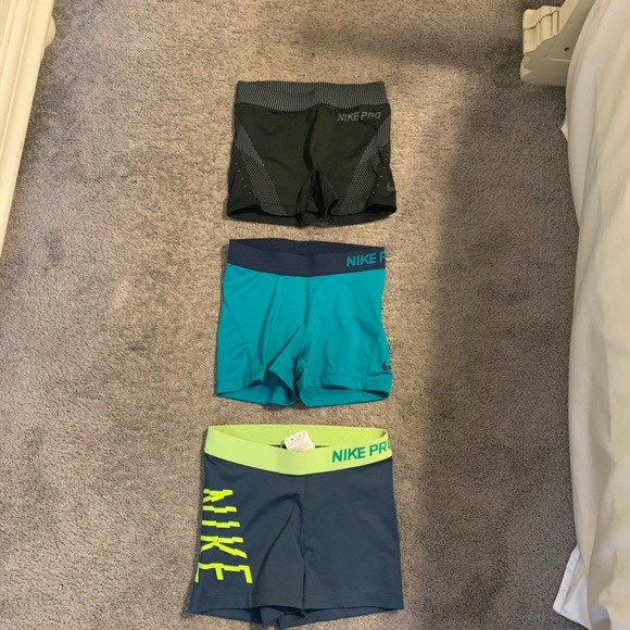 SET OF 3 NIKE PROS FOR $25 - Picture 1 of 7